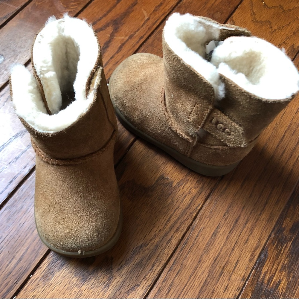 UGG Boots Toddler Sz 4